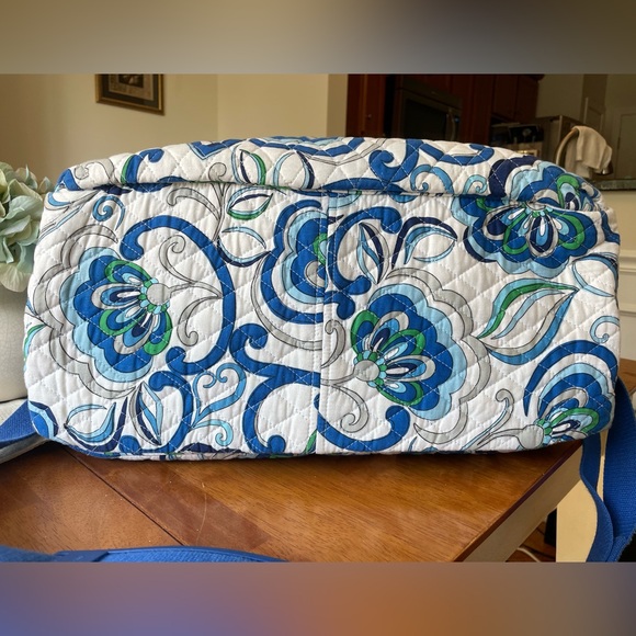 Vera Bradley Mediterranean White weekender, tote & cosmetic Travel Set - Picture 4 of 13